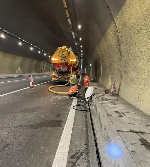 襄州隧道排水渠清淤